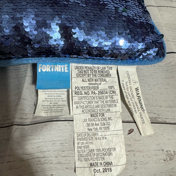 Fortnite Best Mates 2 dance poses reversible sequin decorative throw pillow - Picture 5 of 7